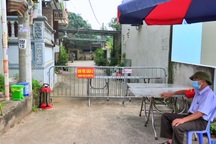 Hà Nội: Vì sao chưa cách ly xã hội toàn bộ xã Việt Hùng?