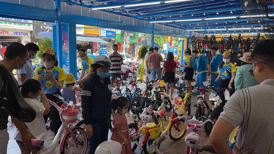 Doanh thu Thế Giới Di Động tăng 200%, đạt gần 1.900 tỷ chỉ trong 5 ngày nghỉ lễ - 2 Doanh thu Thế Giới Di Động tăng 200%, đạt gần 1.900 tỷ chỉ trong 5 ngày nghỉ lễ - 2