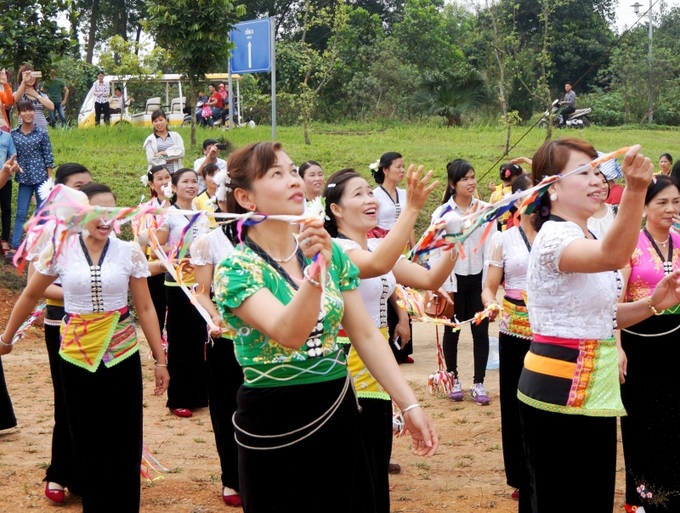 Thi ném còn trong lễ mừng Tết độc lập