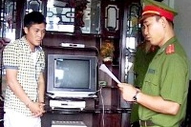 Anh trai bị đánh, vác hung khí đi trả thù