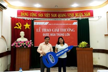 Nông dân đón mùa vàng, rước xe hơi