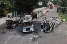 Người biểu tình Sri Lanka đốt nhà 38 chính trị gia, đột kích dinh thủ tướng