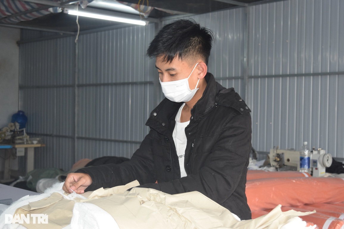 Khởi nghiệp từ tay trắng, chàng thợ may trẻ thu gần 150 triệu đồng/tháng - 1 Khởi nghiệp từ tay trắng, chàng thợ may trẻ thu gần 150 triệu đồng/tháng - 1