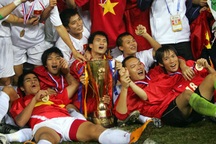 Công Vinh ghi bàn thắng Vàng giúp Việt Nam vô địch AFF Cup