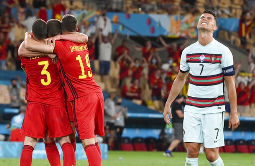 C.Ronaldo viết tâm thư đầy xúc động sau trận thua của Bồ Đào Nha - 1 C.Ronaldo viết tâm thư đầy xúc động sau trận thua của Bồ Đào Nha - 1