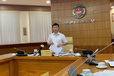 Doanh nghiệp gỗ kêu cứu, Hải quan tạm áp thuế xuất khẩu ván gỗ ghép về 0%