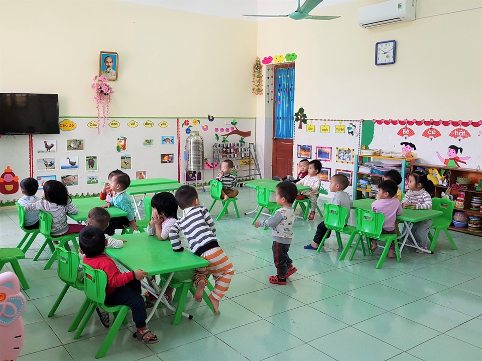 Vụ cô giáo bị tố bạo hành trẻ 15 tháng tuổi: Tiếp tục đình chỉ 2 giáo viên - 2 Vụ cô giáo bị tố bạo hành trẻ 15 tháng tuổi: Tiếp tục đình chỉ 2 giáo viên - 2