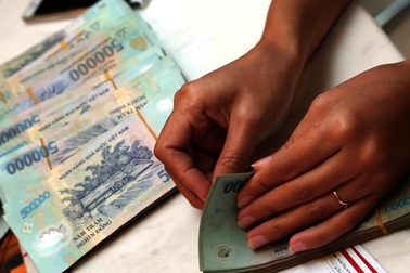 Khởi tố cựu cán bộ ngân hàng lừa đảo tiền tỷ