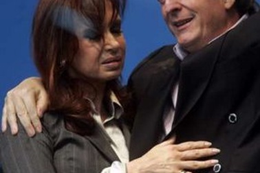 Cựu Tổng thống Argentina đột ngột qua đời