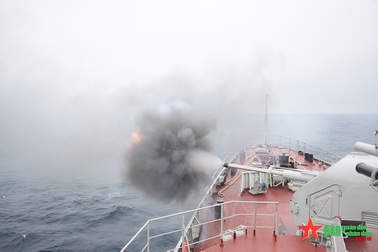 Vượt Nga, Trung Quốc, Đội tuyển Hải quân Việt Nam về nhất thi bắn pháo AK 176