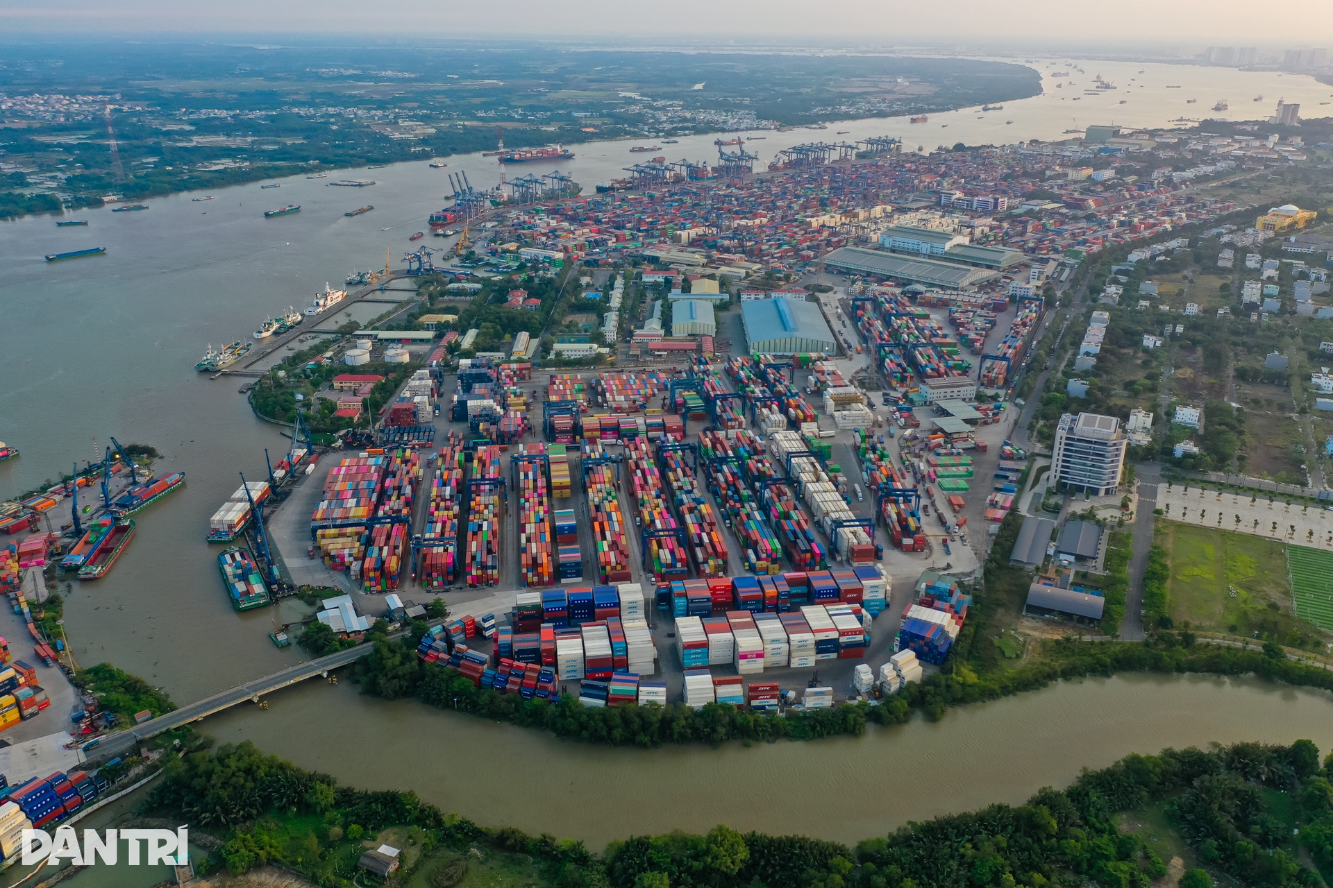TPHCM sau 51 năm: Vươn mình thành siêu đô thị hiện đại - 9