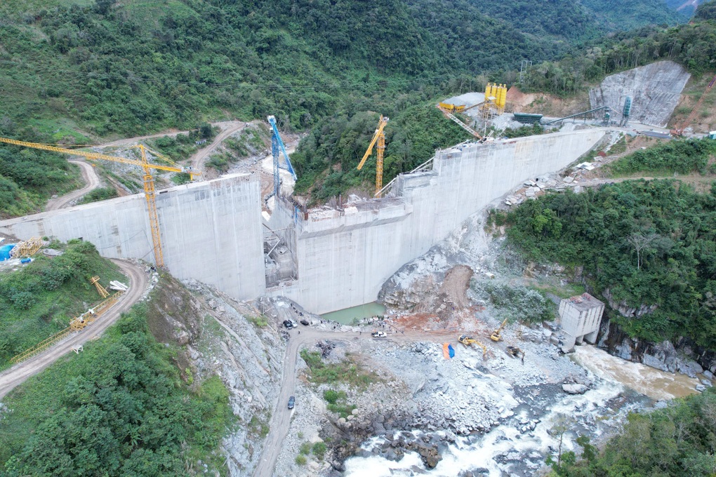 5 người bị nạn ở Thủy điện Đăk Mi 1: Tìm thấy 2 thi thể không nguyên vẹn - 2 5 người bị nạn ở Thủy điện Đăk Mi 1: Tìm thấy 2 thi thể không nguyên vẹn - 2