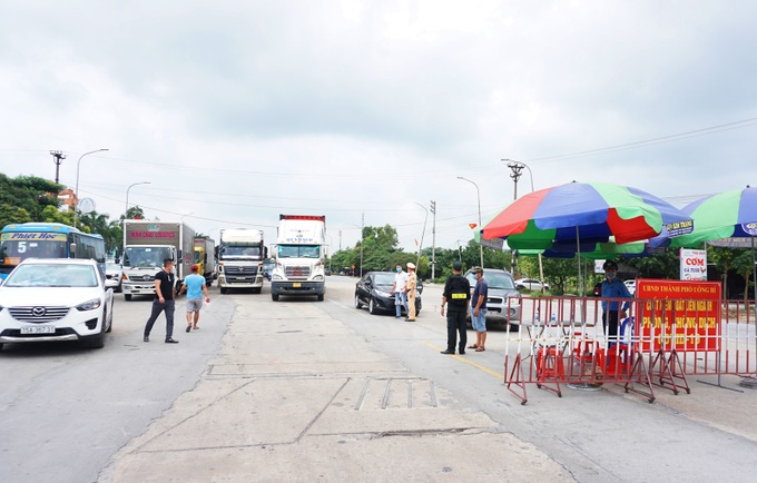 Quảng Ninh tìm người đã di chuyển trên các phương tiện, đến các địa điểm sau - Ảnh 1.