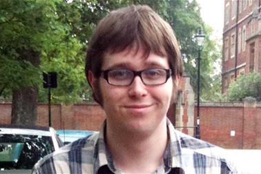 Anh: Nam sinh tự tử vì lo lo khoản nợ gần 300 triệu đồng