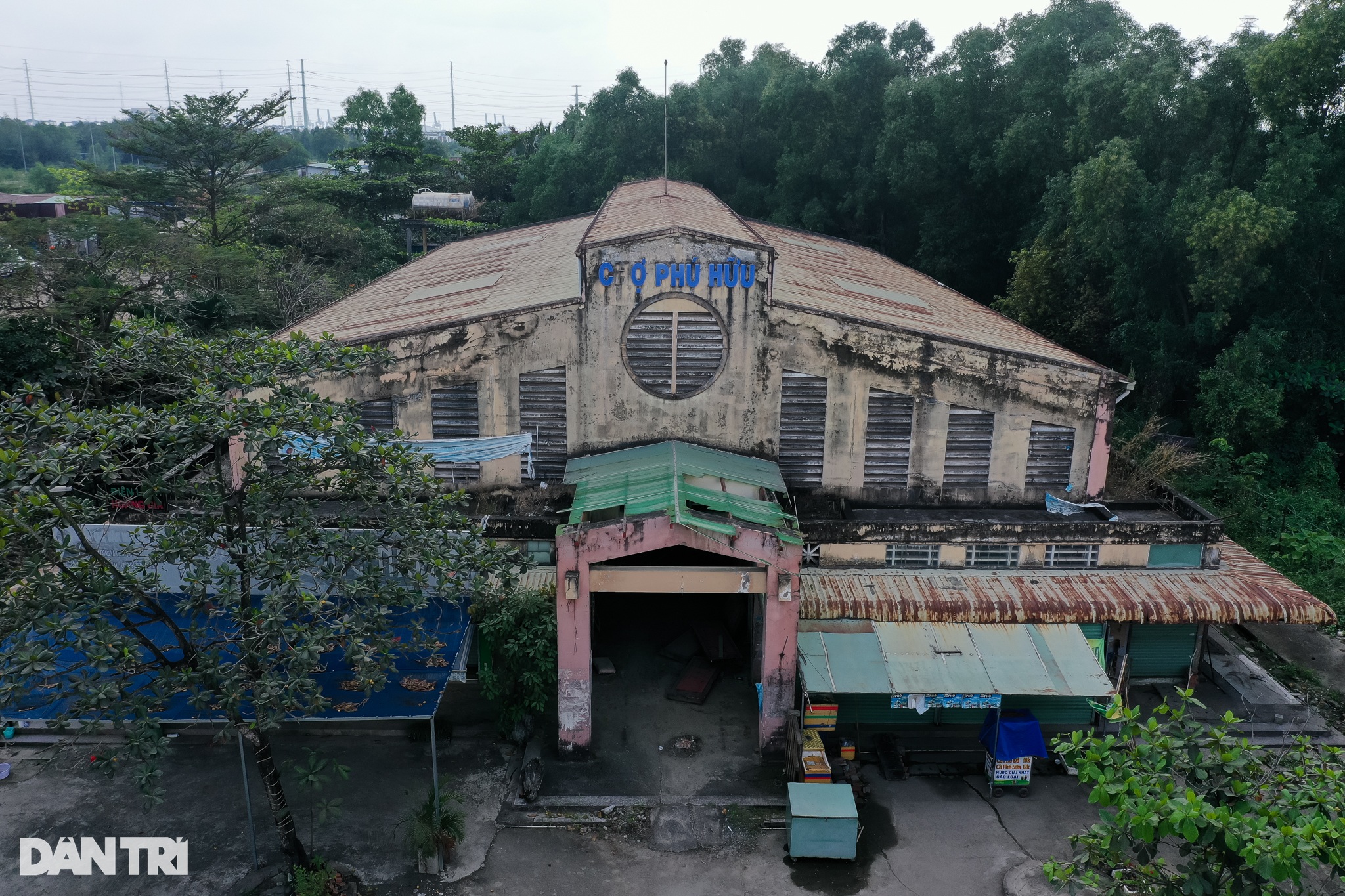 Hai ngôi chợ tiền tỷ ở TP Thủ Đức hoang tàn sau nhiều năm bỏ hoang - 10 Hai ngôi chợ tiền tỷ ở TP Thủ Đức hoang tàn sau nhiều năm bỏ hoang - 10