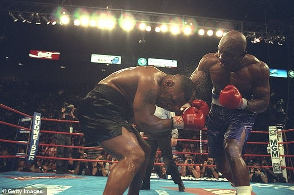 Holyfield thách thức Mike Tyson bằng chế độ luyện tập khắc nghiệt - 2 Holyfield thách thức Mike Tyson bằng chế độ luyện tập khắc nghiệt - 2