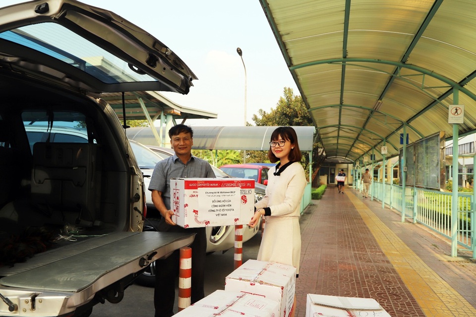 Toyota chung tay hỗ trợ trẻ em thiệt thòi: Trao yêu thương - nhận hạnh phúc - 2 Toyota chung tay hỗ trợ trẻ em thiệt thòi: Trao yêu thương - nhận hạnh phúc - 2