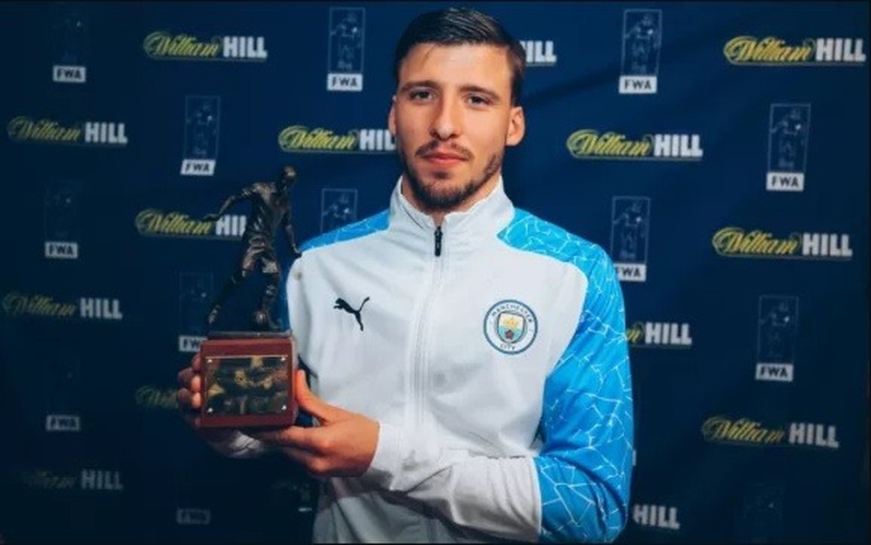 Ngôi sao Man City được vinh danh là Cầu thủ xuất sắc nhất nước Anh - 1 Ngôi sao Man City được vinh danh là Cầu thủ xuất sắc nhất nước Anh - 1
