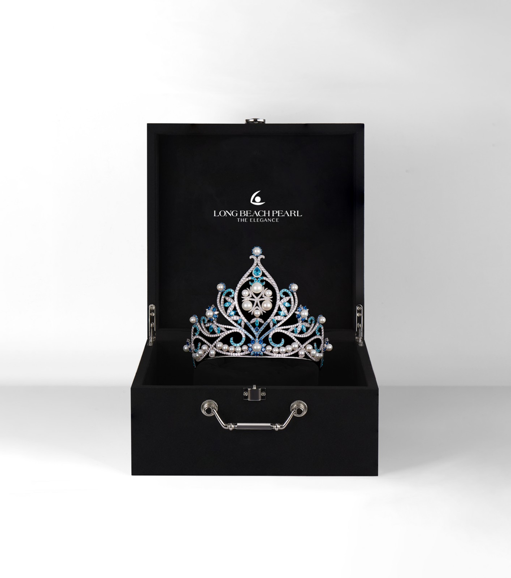 Long Beach Pearl nâng tầm ngọc trai Việt với bản thiết kế vương miện Miss Earth 2023 - 3 Long Beach Pearl nâng tầm ngọc trai Việt với bản thiết kế vương miện Miss Earth 2023 - 3