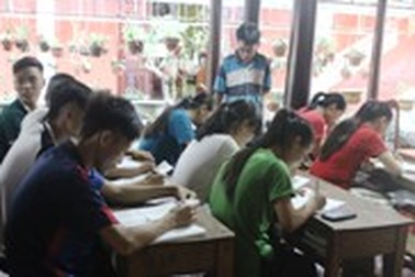 Lớp học tình thương nơi cửa chùa