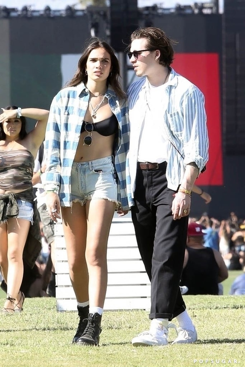 Brooklyn Beckham tình tứ bên bạn gái xinh đẹp - 7 Brooklyn Beckham tình tứ bên bạn gái xinh đẹp - 7