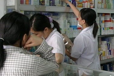 Nấm mắt do tự tra thuốc mỡ