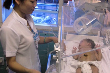 Cứu sống một trẻ sơ sinh có bệnh lý hiếm gặp