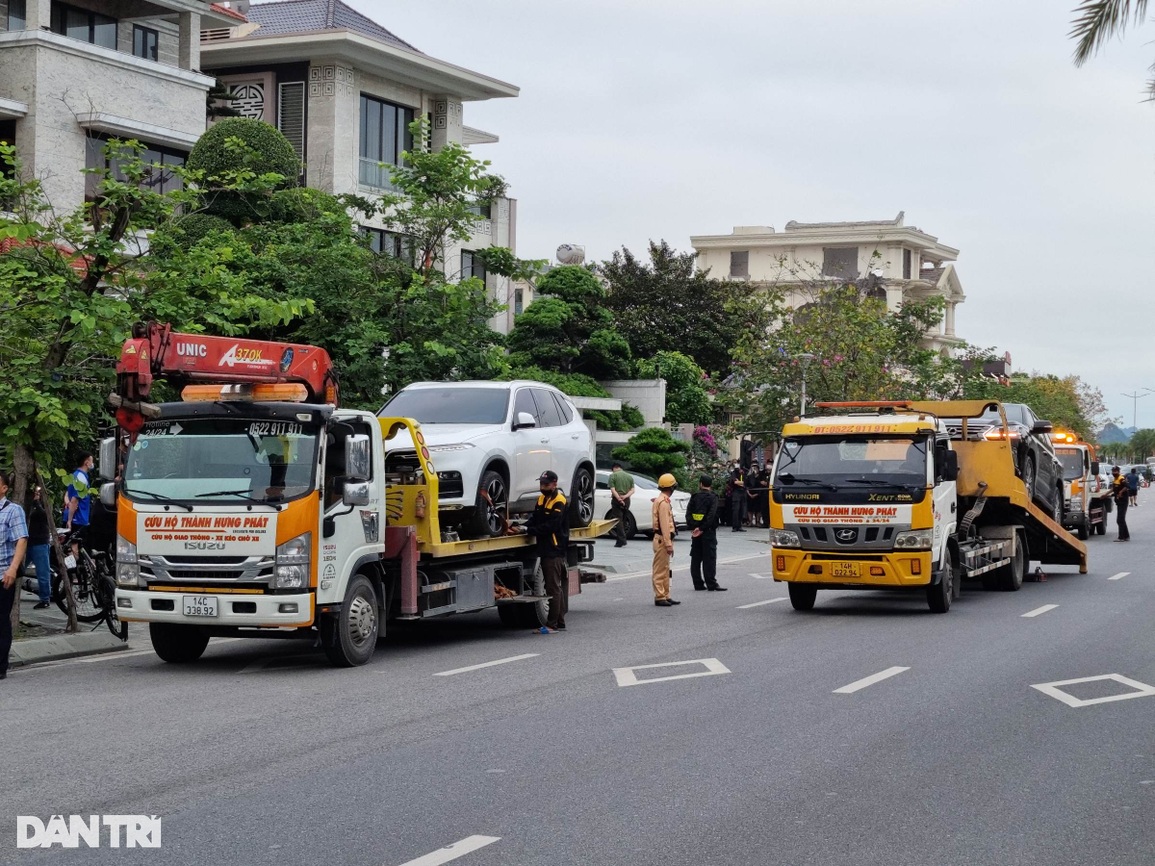 Vì sao 4 xe sang bị tạm giữ trong vụ bắt nguyên Chủ tịch TP Hạ Long? - 6 Vì sao 4 xe sang bị tạm giữ trong vụ bắt nguyên Chủ tịch TP Hạ Long? - 6