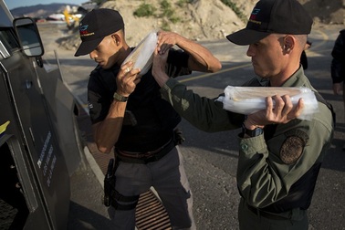 Venezuela nghi bán 9 tấn vàng giữa “vòng vây” cấm vận