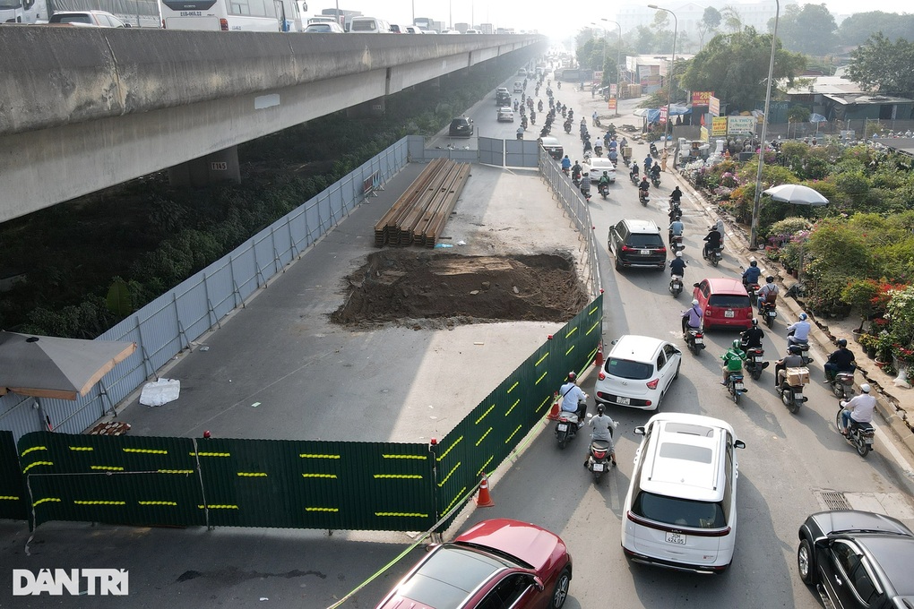 Hà Nội tìm giải pháp hạ nhiệt giao thông đoạn lô cốt đường Nguyễn Xiển - 2 Hà Nội tìm giải pháp hạ nhiệt giao thông đoạn lô cốt đường Nguyễn Xiển - 2