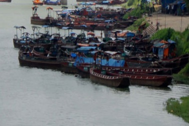 Các tỉnh từ Hà Giang đến Quảng Ninh căng mình đối phó bão số 5