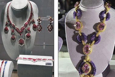 Nữ trang của Elizabeth Taylor bán giá “ngất ngưởng”