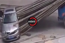 Gặp xe chở hàng cồng kềnh: Cẩn thận không thừa