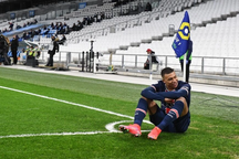 Kylian Mbappe bị cấm tập luyện cùng đội một của PSG