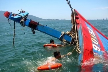 Ngư dân Việt Nam cần làm gì để tránh bị tàu nước ngoài bắt giữ?