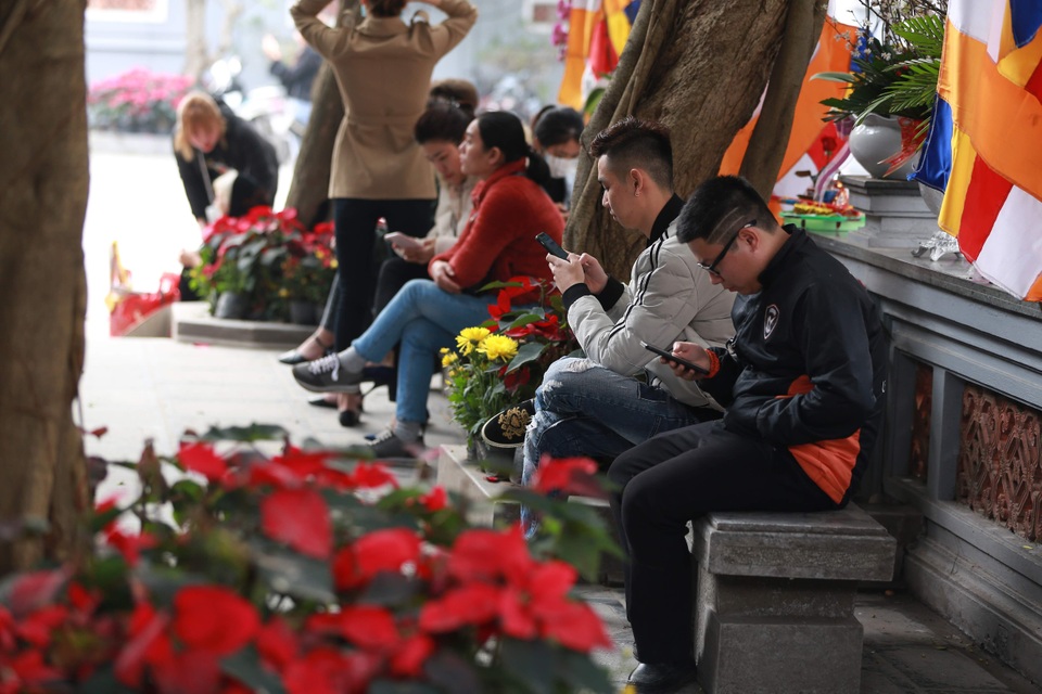Ngôi chùa “chống ế” ở Hà Nội đông đúc nam thanh, nữ tú dịp Valentine - 10 Ngôi chùa “chống ế” ở Hà Nội đông đúc nam thanh, nữ tú dịp Valentine - 10