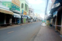 Điều chuyển công tác bí thư, chủ tịch thị trấn chống dịch không hiệu quả