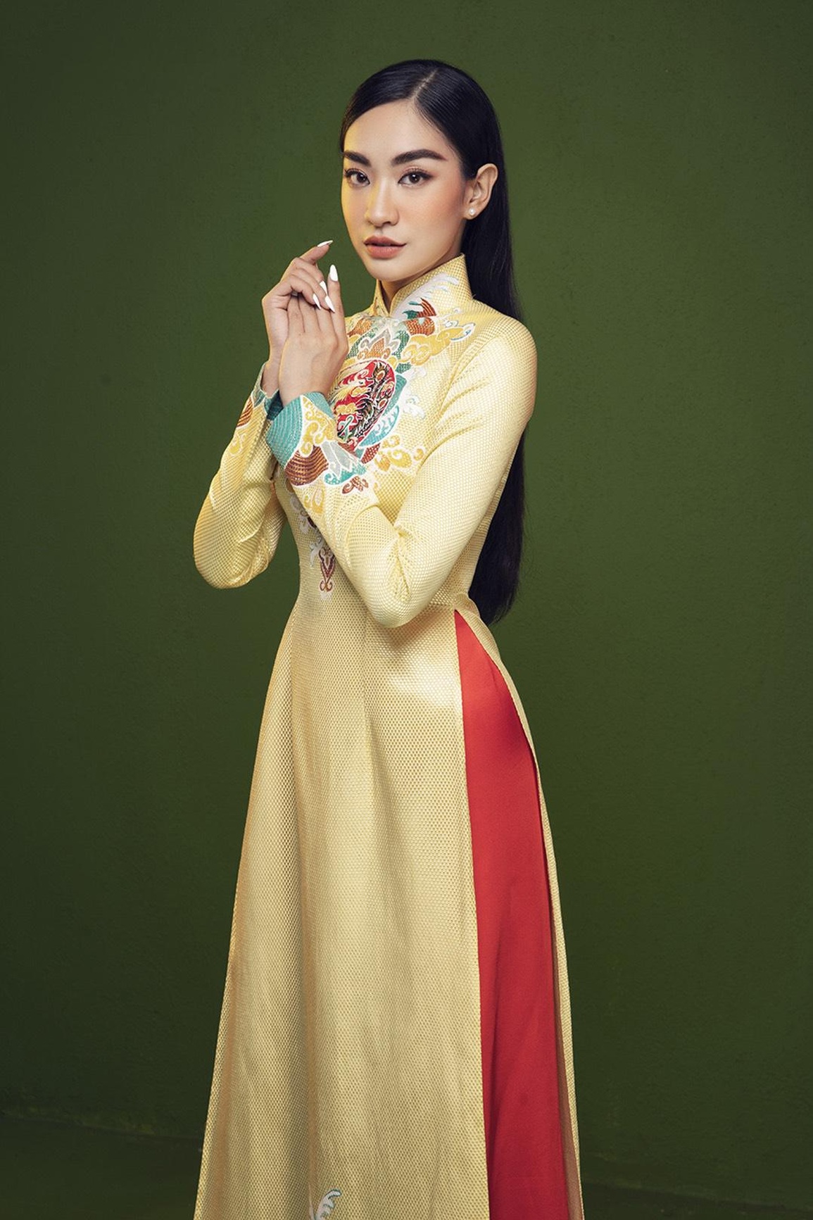 Các hoa khôi xinh đẹp gửi lời chúc Tết đến độc giả Dân trí - 4 Các hoa khôi xinh đẹp gửi lời chúc Tết đến độc giả Dân trí - 4