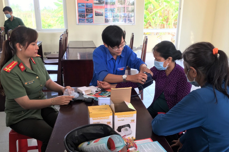 Tuổi trẻ Công an Sóc Trăng với tháng Ba biên giới và biển, đảo quê hương - 2 Tuổi trẻ Công an Sóc Trăng với tháng Ba biên giới và biển, đảo quê hương - 2