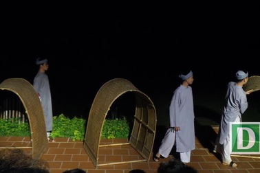 Cảnh sĩ tử lều chõng lên kinh đô ứng thí trạng nguyên