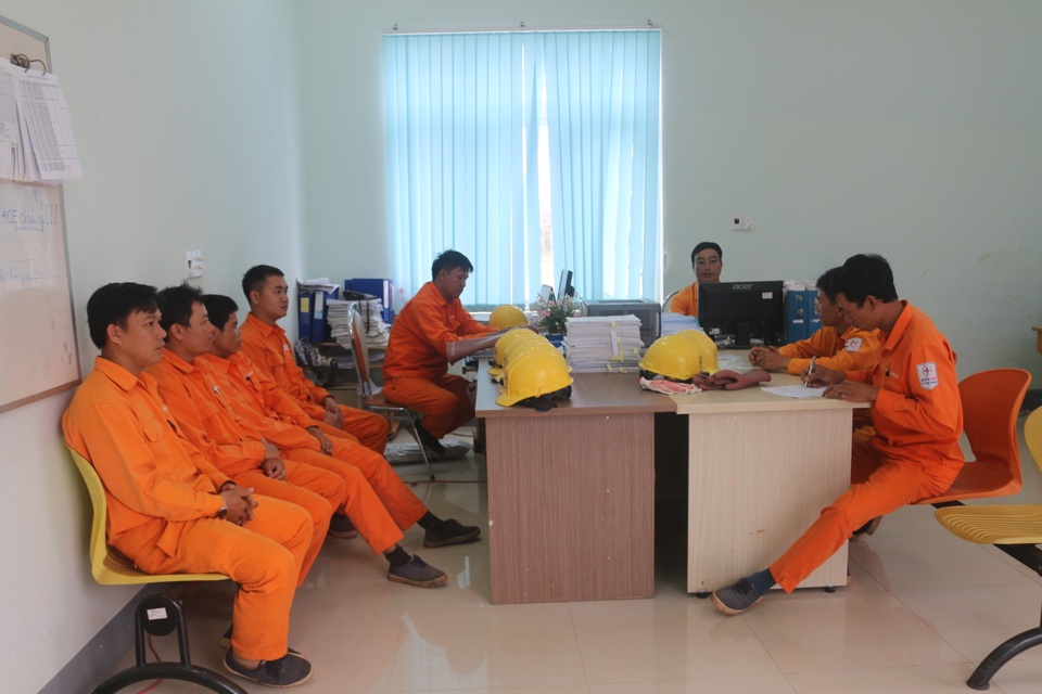 Ngành điện lực Đắk Nông coi Văn hóa an toàn lao động là nhiệm vụ hàng đầu - 1 Ngành điện lực Đắk Nông coi Văn hóa an toàn lao động là nhiệm vụ hàng đầu - 1