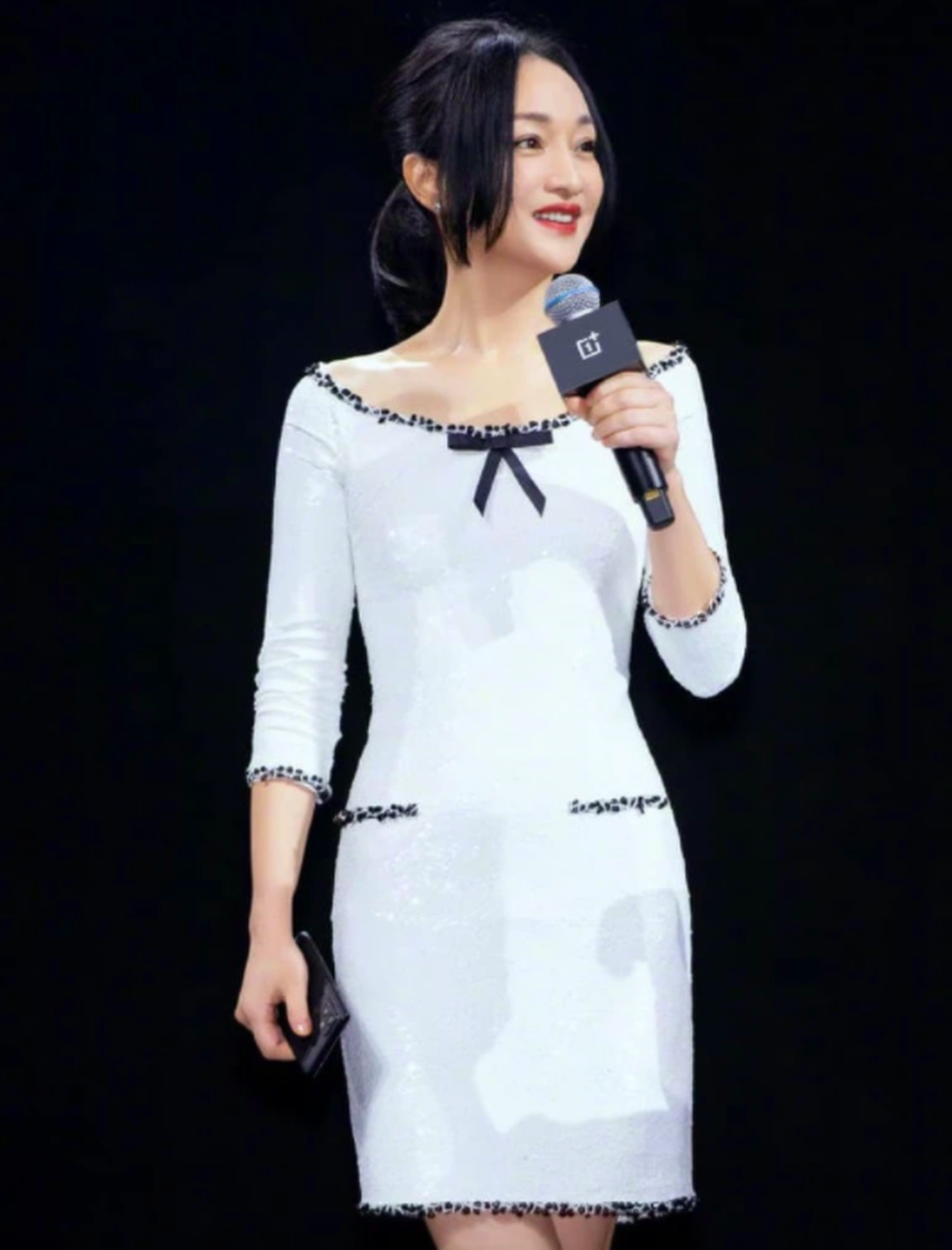 Hậu ly hôn, Châu Tấn đẹp rạng ngời và quyến rũ ở tuổi 47 - 8