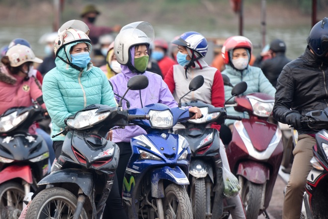 Hải Dương: Dẹp yên bến phà này, lại ùn ùn chen chúc tại bến khác - 8