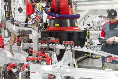 Tesla: Tự động hoá quá mức trong sản xuất ô tô là một sai lầm