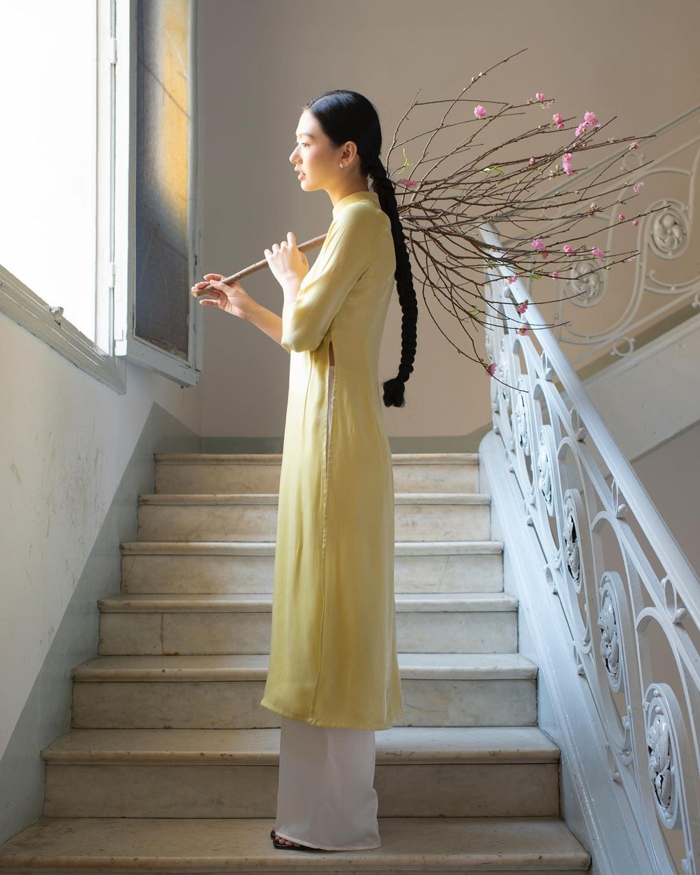 4 kiểu áo dài Tết nên sắm ngay để đẹp như Hồ Ngọc Hà, Thùy Tiên - 12 4 kiểu áo dài Tết nên sắm ngay để đẹp như Hồ Ngọc Hà, Thùy Tiên - 12