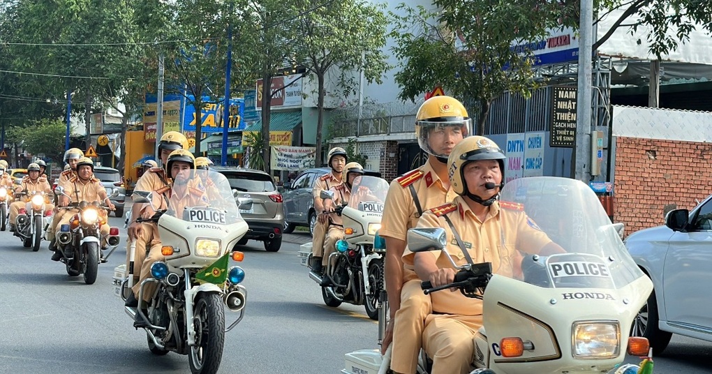 Cấm cán bộ công an can thiệp xử lý vi phạm giao thông - 1 Cấm cán bộ công an can thiệp xử lý vi phạm giao thông - 1