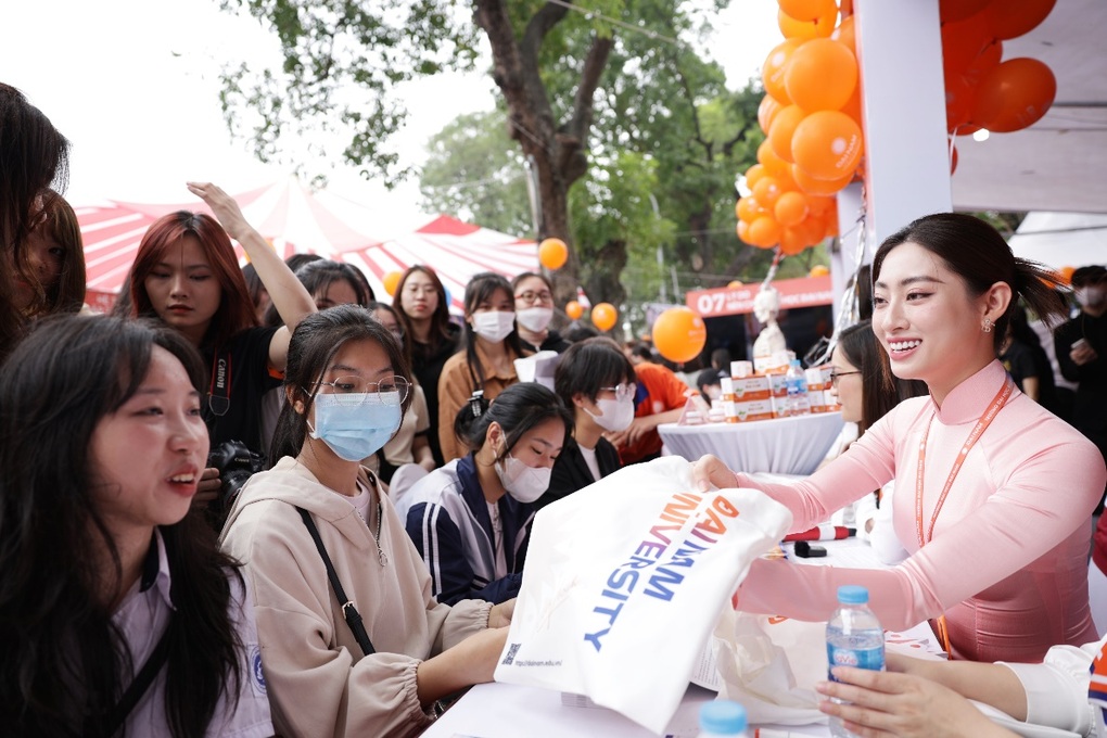 Lương Thùy Linh: Không có ngôi trường tốt nhất, chỉ có ngôi trường phù hợp nhất... - 3 Lương Thùy Linh: Không có ngôi trường tốt nhất, chỉ có ngôi trường phù hợp nhất... - 3