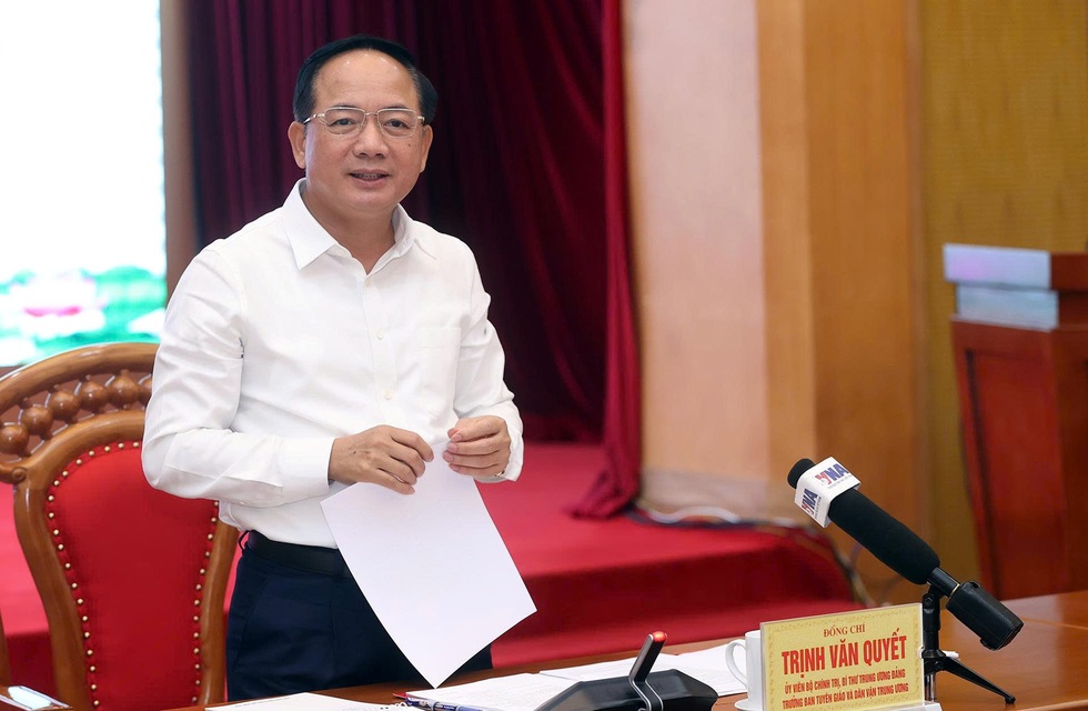 “Không thể đòi hỏi báo chí đi trước khi tin đến với báo chí lại đi sau” - 1