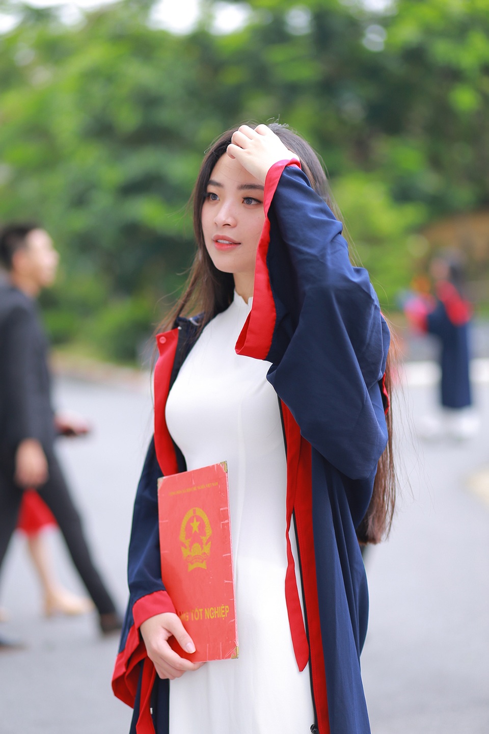 Ảnh kỷ yếu rạng ngời của Hoa khôi ĐH Kinh tế quốc dân - 3 Ảnh kỷ yếu rạng ngời của Hoa khôi ĐH Kinh tế quốc dân - 3