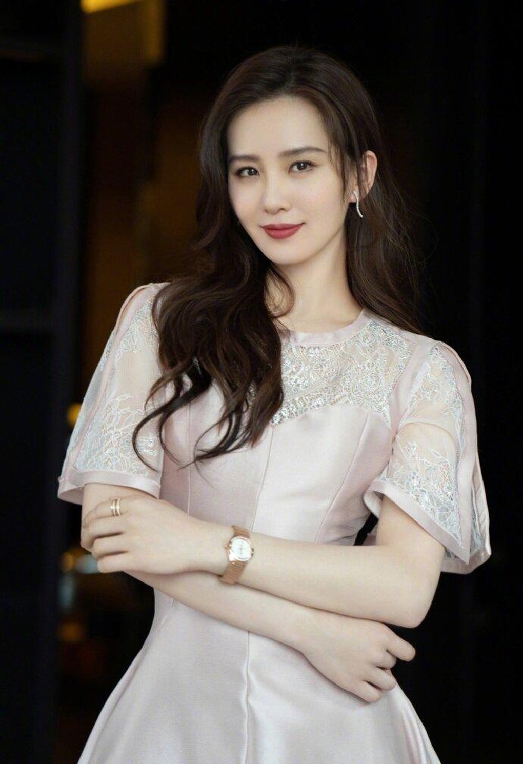 Giữa tin đồn ly hôn, Lưu Thi Thi làm rõ mối quan hệ với ông xã Ngô Kỳ Long - 2 Giữa tin đồn ly hôn, Lưu Thi Thi làm rõ mối quan hệ với ông xã Ngô Kỳ Long - 2